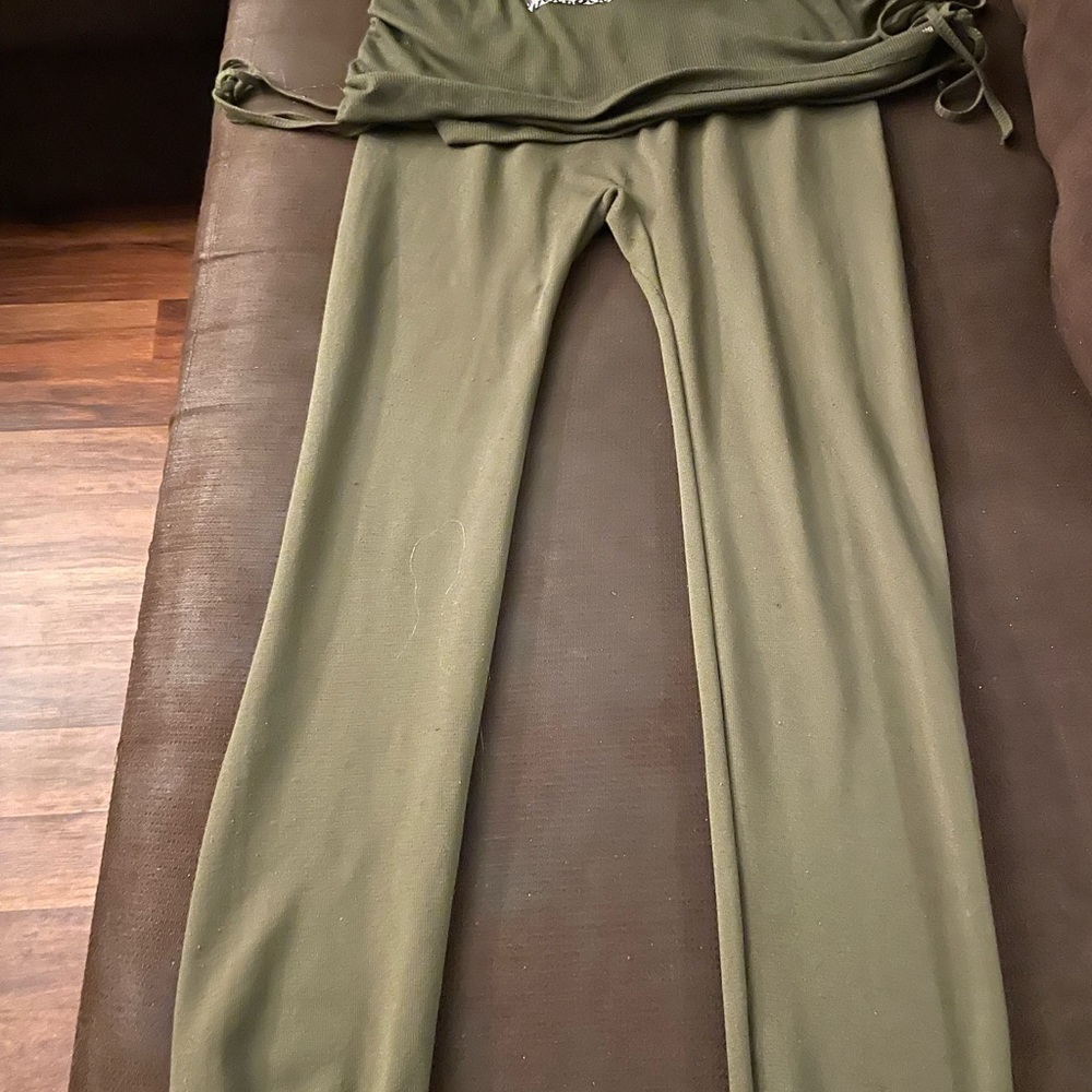 Woman - Picture 1 of 6